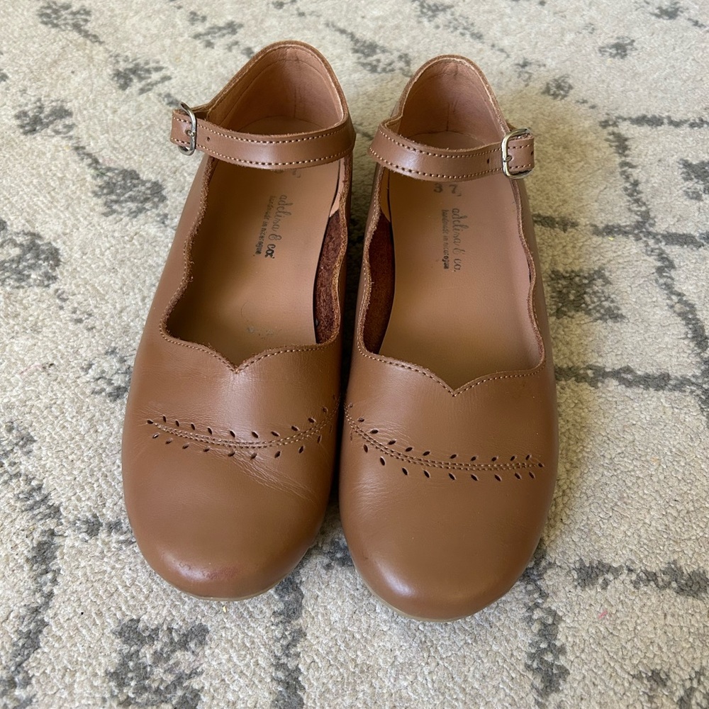 Adelisa and Co Woman’s Coseacha Flats size 37
